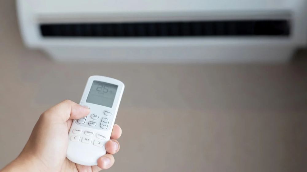 Podešavanje temperature klima uređaja daljinskim upravljačem na 25°C